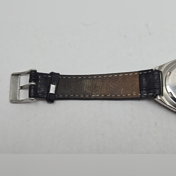 Womens Visage Silver Tone MOP Pave Crystal Quartz Date 30MM Watch New Battery - Picture 9 of 12